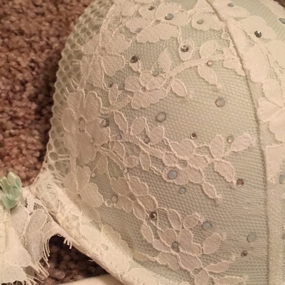 Victoria’s Secret Dream Angels “I Do” Push up Bra - Picture 4 of 4